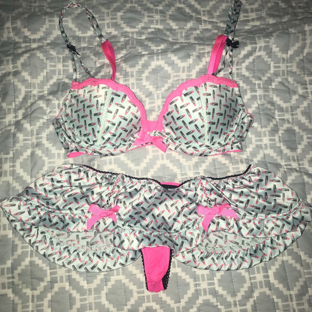 VICTORIA SECRET Sexy little things bra and panty